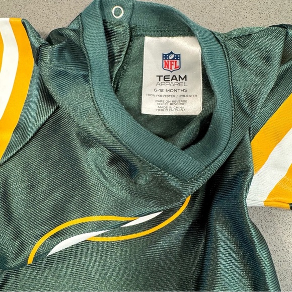 BUNDLE | Baby girls 6-12mths | Green Bay football onesies & outfit - Picture 8 of 8